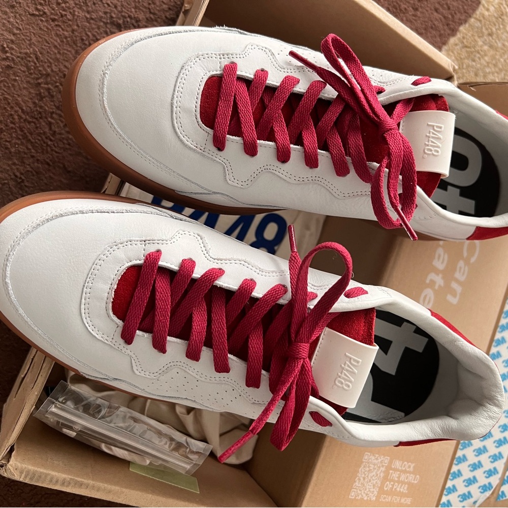 P448 White and Red Vert Ruby